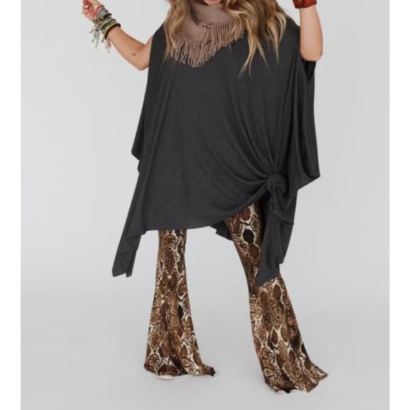 Wren oversized tunic. Charcoal. OS - Picture 3 of 8